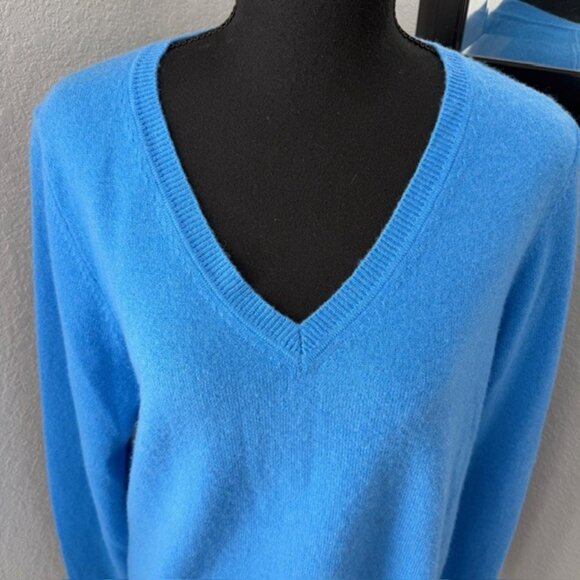 TAHARI 100% Cashmere Blue V Neck Sweater XL - Picture 6 of 9
